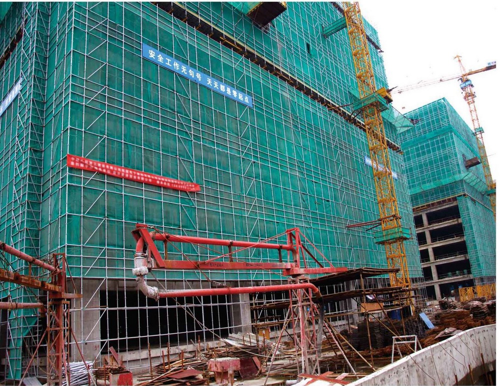 房建外墙防护盘扣脚手架施工现场