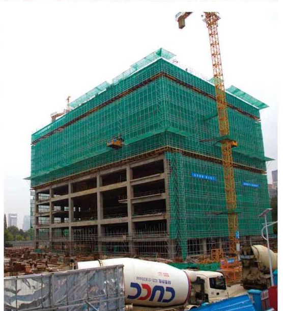 房建外墙防护盘扣脚手架施工现场